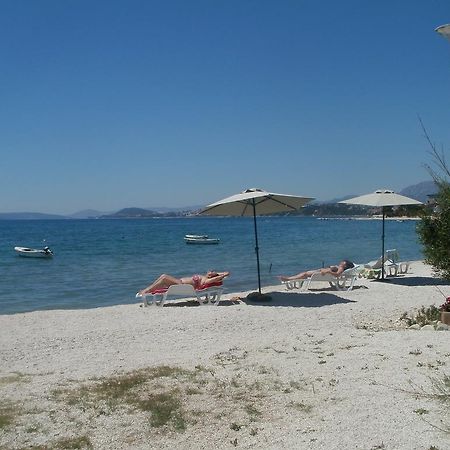Beach Apartments Toni Podstrana Luaran gambar