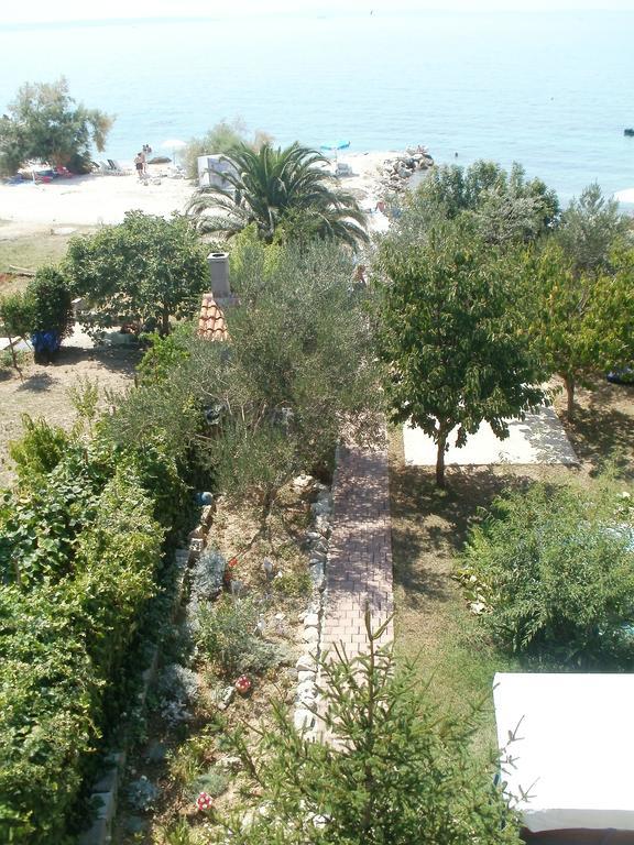 Beach Apartments Toni Podstrana Bilik gambar