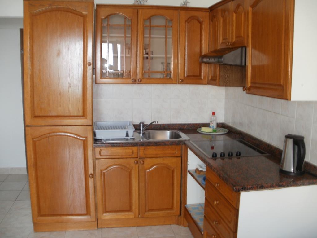 Beach Apartments Toni Podstrana Bilik gambar