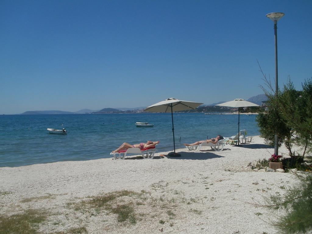 Beach Apartments Toni Podstrana Luaran gambar