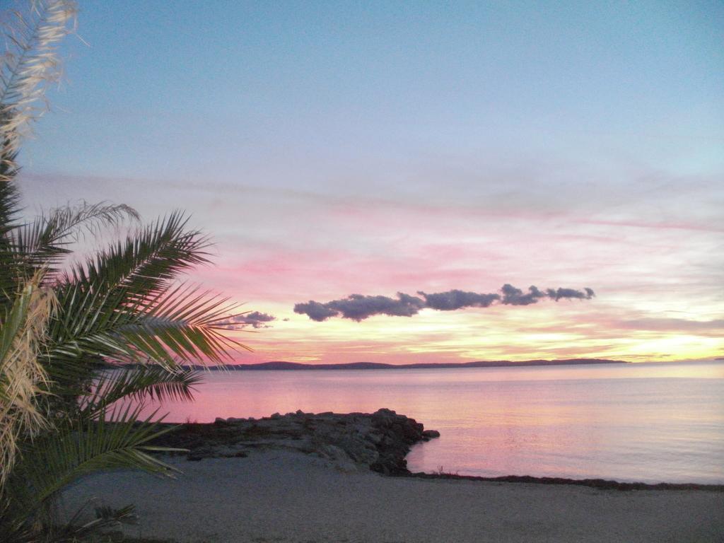 Beach Apartments Toni Podstrana Luaran gambar