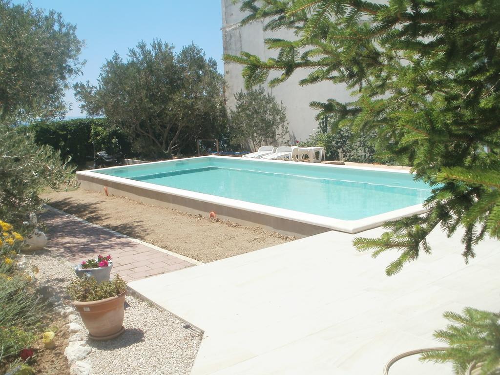 Beach Apartments Toni Podstrana Luaran gambar